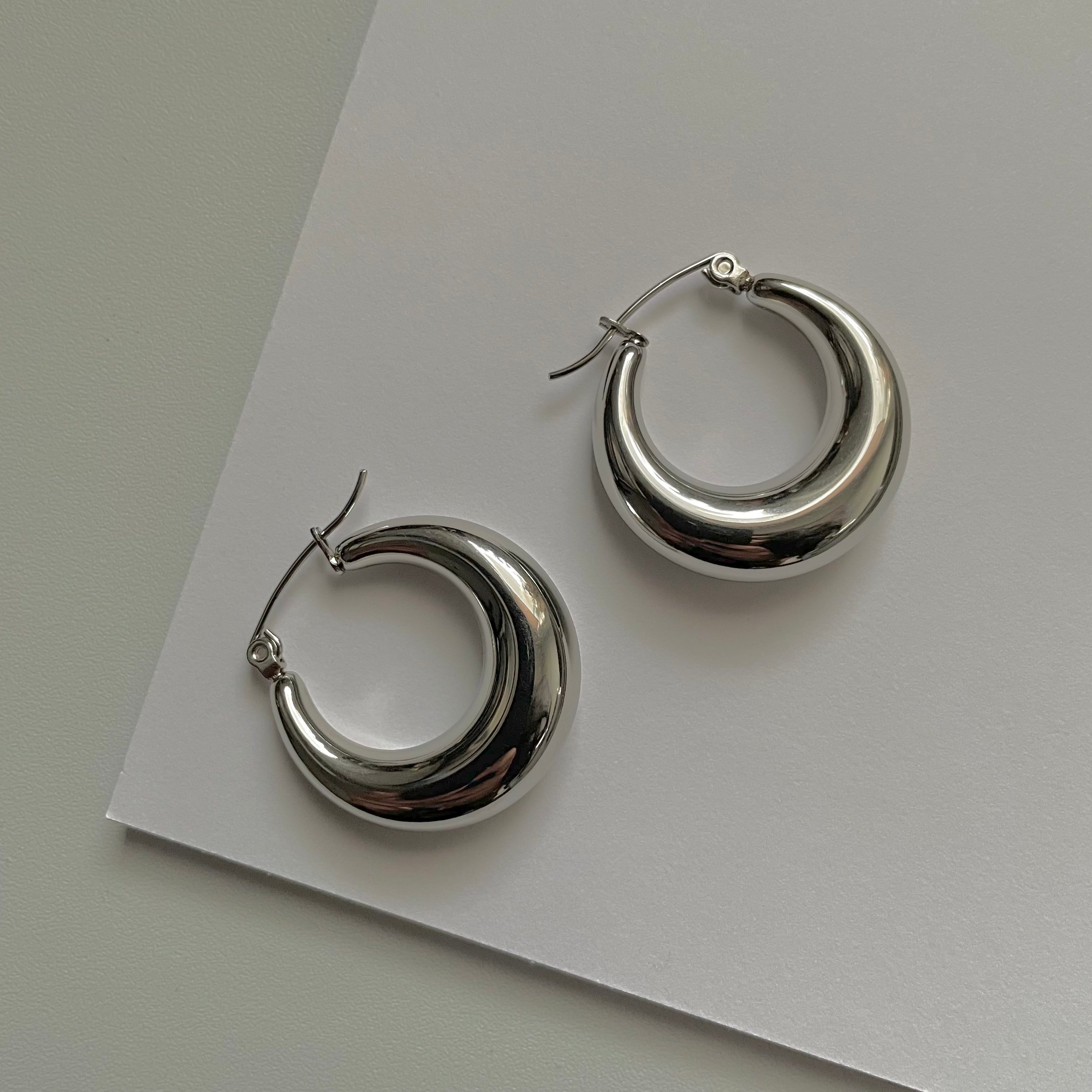 ♡HOOPEY♡  Chunky Hoops in Silver – Le Manoir®